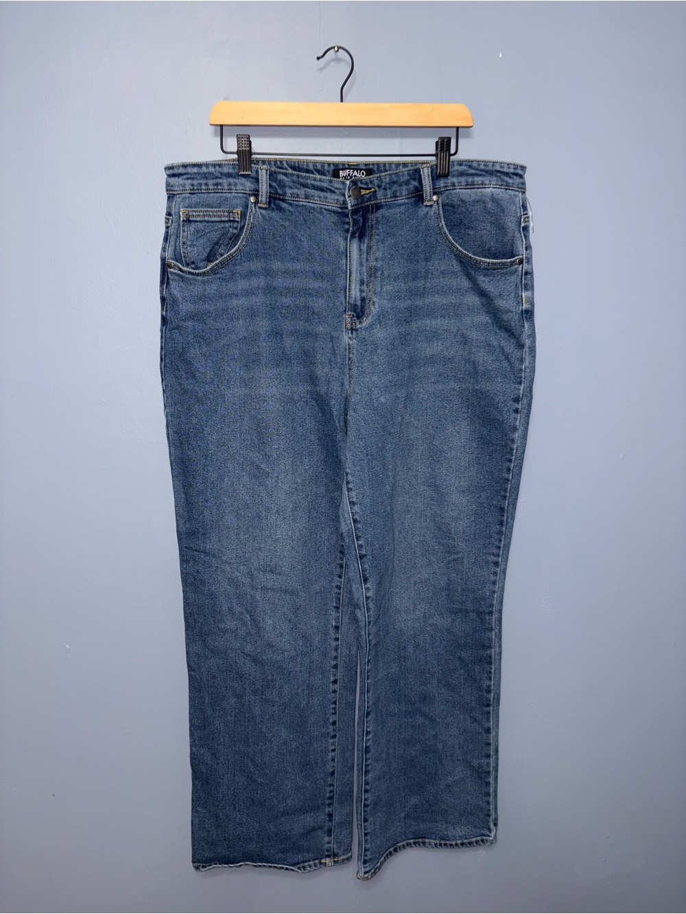 Buffalo • Wide Leg Jeans